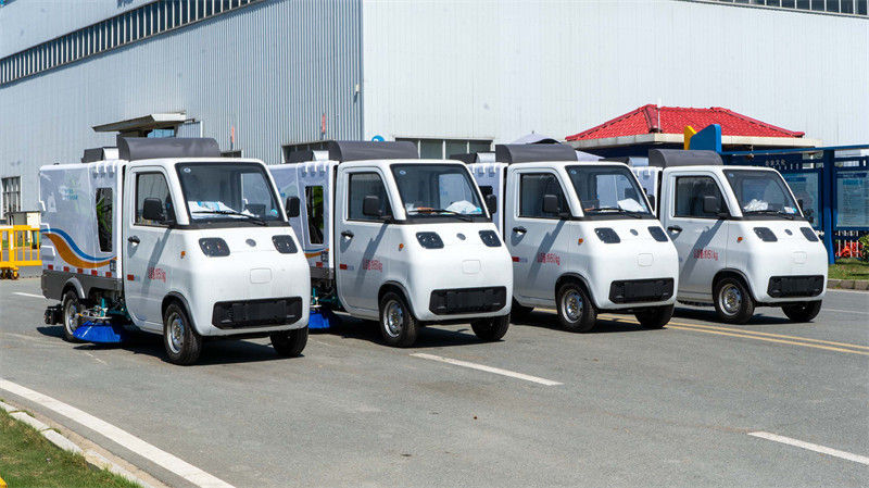 活越神童微型純電動(dòng)洗掃車(chē)批量發(fā)車(chē)?yán)?></div>
              <div   id=