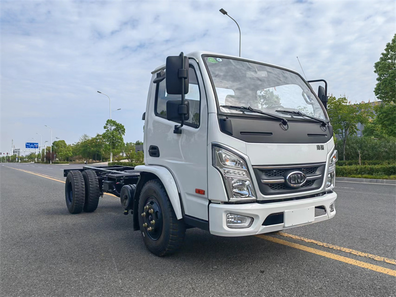 油電混動(dòng)南駿勾臂垃圾車(chē)