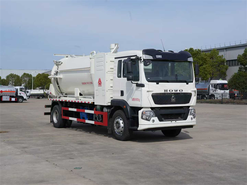 10方重汽豪沃純電動(dòng)吸污車(chē)
